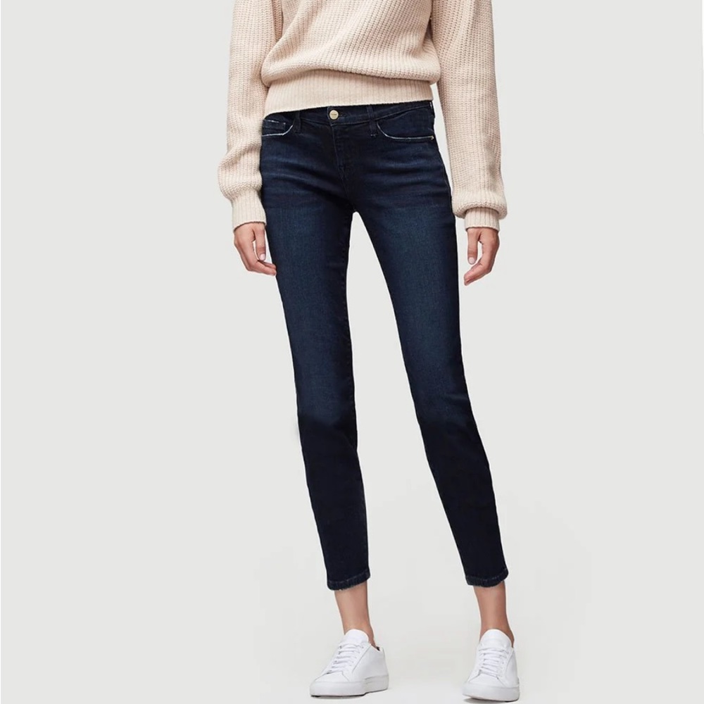 Frame le Skinny de Jeanne crop. Lauretta wash